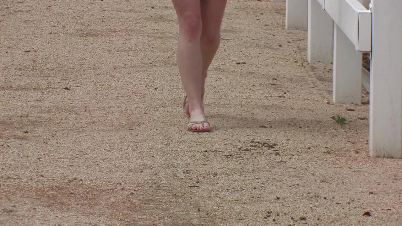 बालों वाली एशियाई लड़कियां पूरी फिल्म