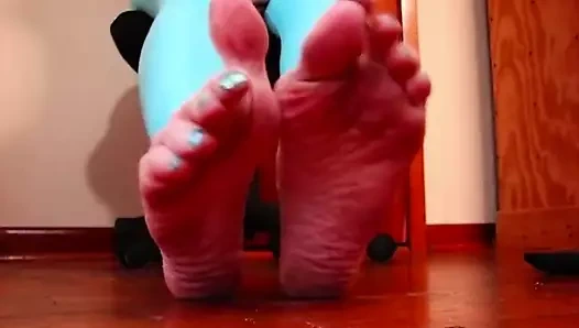 Kirli büyük ayak ayak ayak tırnağı kırıyor!