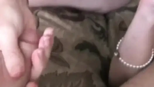Melanie'nin aç ağzı besleniyor