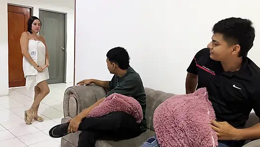 En iyi arkadaşımın nişanlısını arkasından seviyorum, sonunda zengin vajinasında tüm spermiyle gerçek ev yapımı seks yapıyorum.