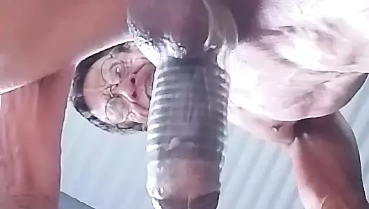 Boşalana kadar domalarak sikişmeye devam ediyor