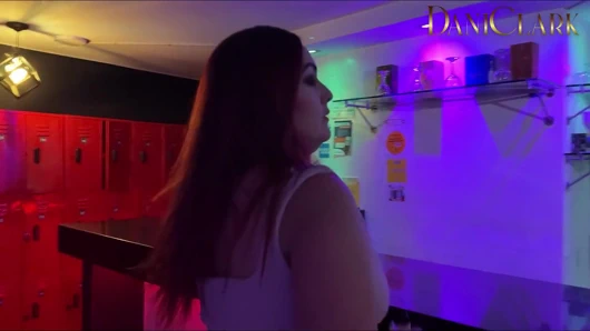 Çalışan Patronunun Karısını Sikiyor