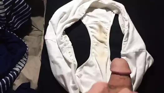 Sperma na majtki mamy