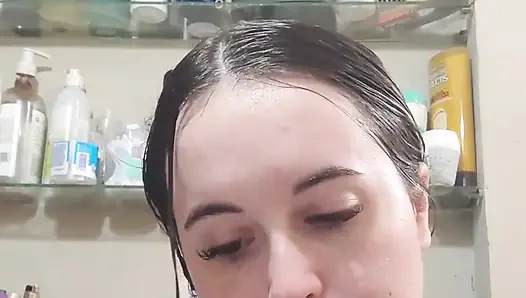 Cilt bakımımı yapıyorum