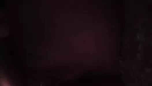 Pawg orta yaşlı seksi kadın mastürbasyon yapıyor