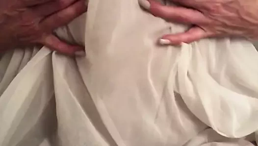 onlara dokunmadan duramıyorum