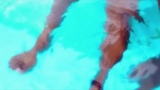 Hayatı pin'lerde yaşamak yerine needlez sadece sik de ... Dünyama boşal