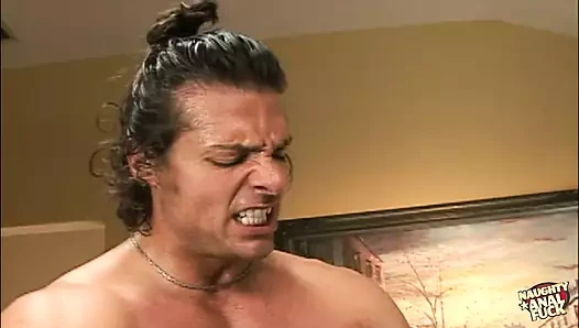 Sadece büyük bir yarak büyük memeli sürtük Hannah Harper'ı ve anal arzularını tatmin edebilir