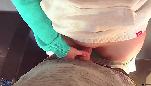 O benim külotuma boşalır ve spor salonuna gitmeden önce onları yukarı çekerim