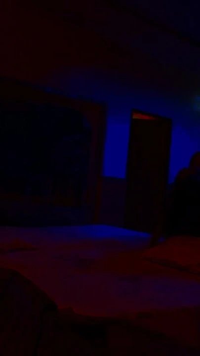 Kırmızı ışıklı motelde sert sikiliyor bölüm 3 | Klip 1