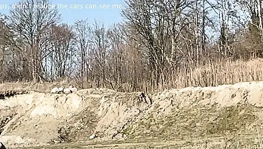 Teşhirci genç çıplak görülüyor