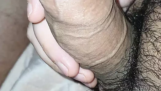 Üvey anne kocasının cenazesinin ardından eve gidiyor ve ilk kez üvey oğlunun yarağını sıvazlıyor