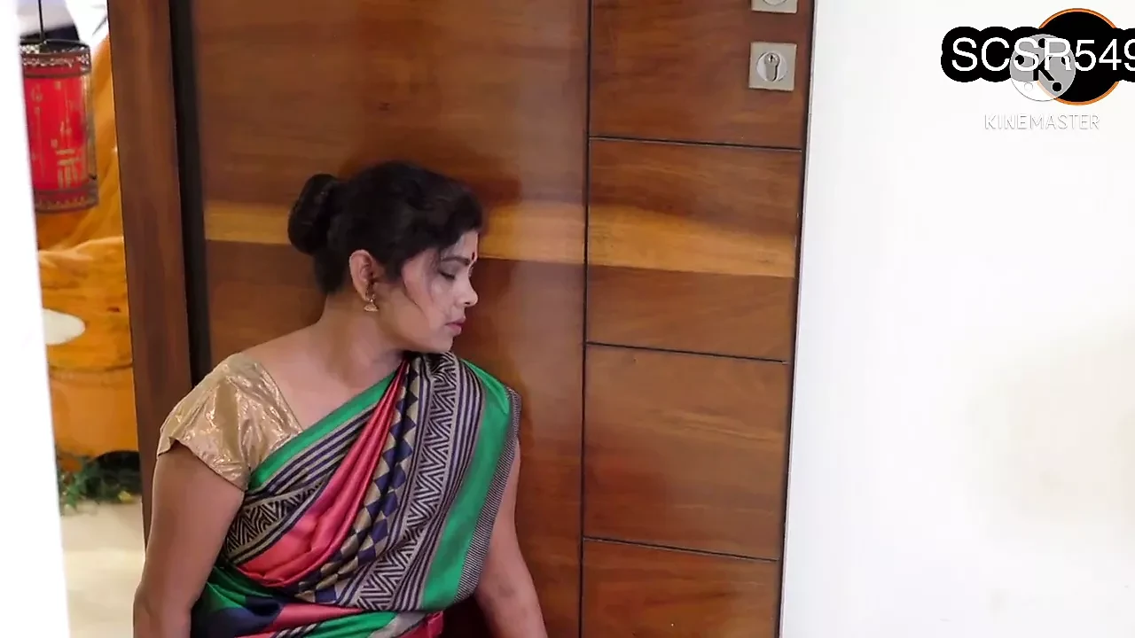 Hot and sexy desi bhabhi fucked by bf