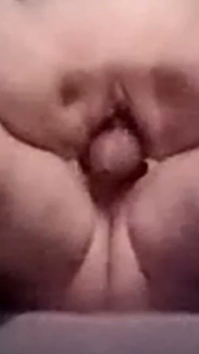 Uda orta yaşlı seksi kadın 22 cm penis kılıfı ile üstte | Klip 1