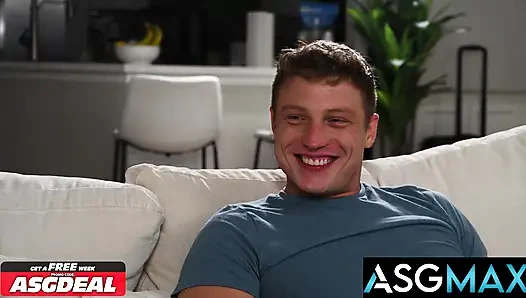 Yan kapı stüdyoları - üniversite buluşması yaşlı güreş arkadaşları arasında korunmasız eşcinsel sikişe dönüşüyor