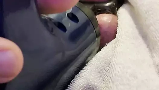 Masaj aleti ile yüksek sesle yoğun boşalma