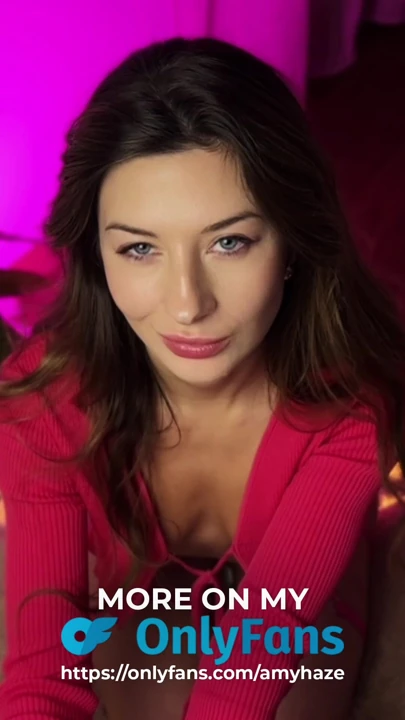 Seksi bir bebek mic yarağını pompalıyor ve seni boşaltıyor