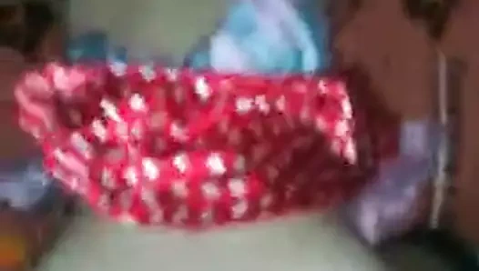 Çığlık atarken zengin orgazm !!