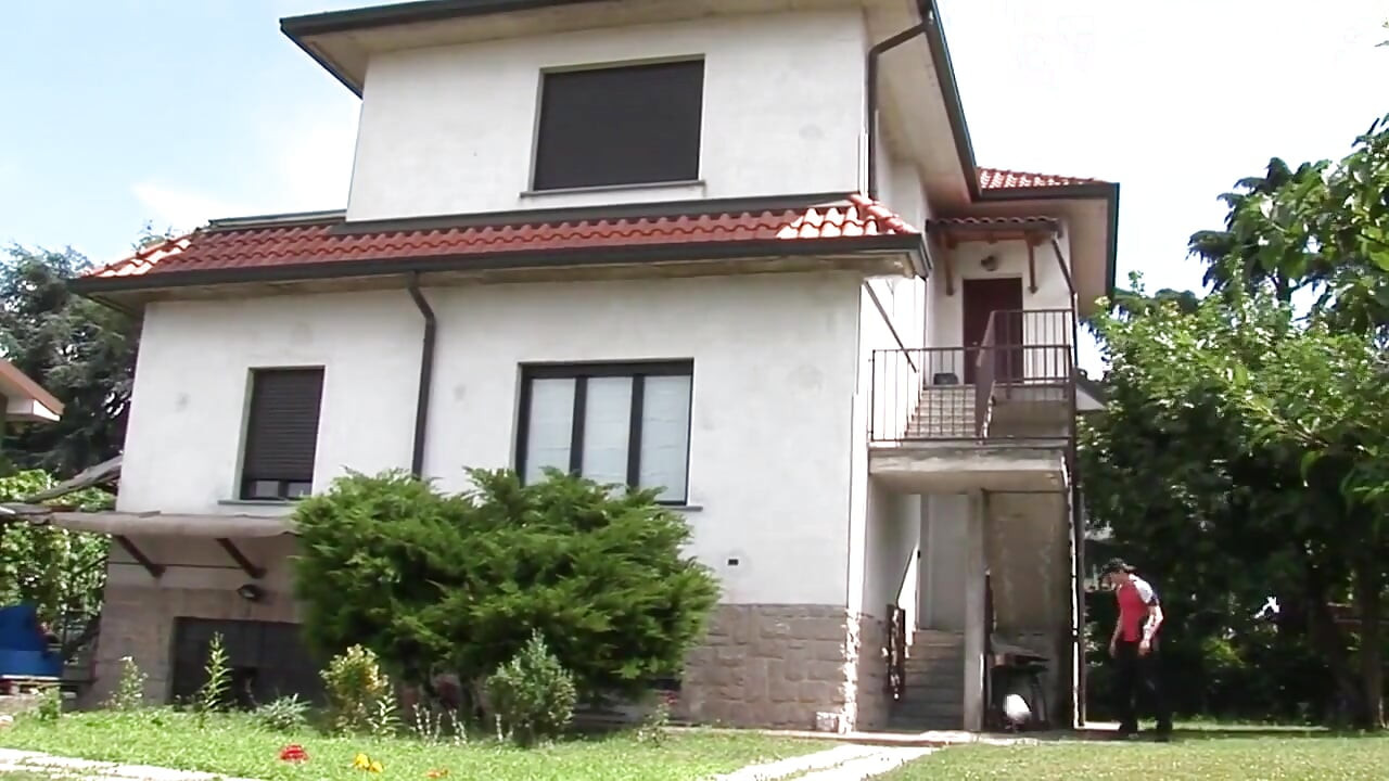 Hepimiz genç, sürtük, büyük memeli orta yaşlı seksi kadının öğleden sonra sikişmesini istiyoruz