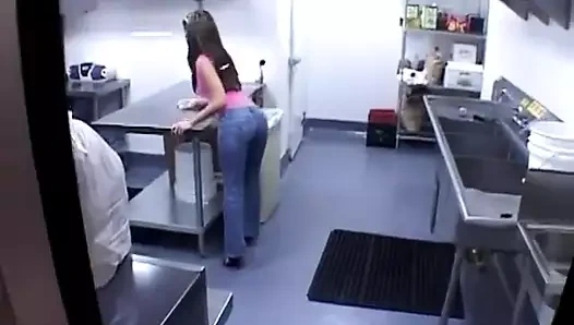 Kaltak yarağımı emmek istiyor