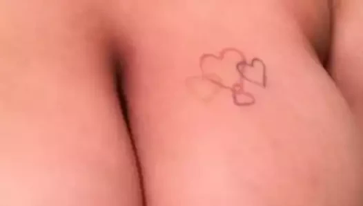 Büyük göğüsler göster