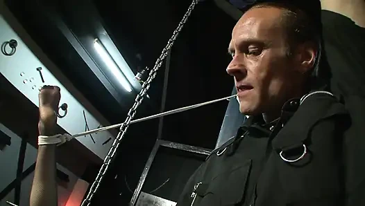 Ateşli sürtükler için sert bdsm dersleri - bölüm 3