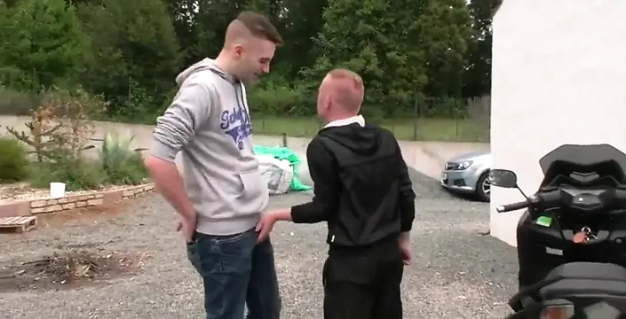 Bu seksi heteroseksüel lezbiyen yeni cinsel deneyim için arkadaşımın tab lacoste tarafından sikiliyor