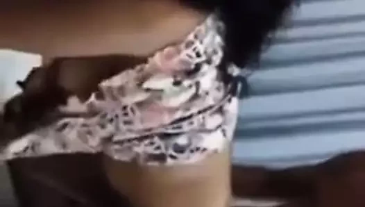 Hint karısı kocası ve 2 arkadaş tarafından paylaşılan, ev yapımı üçlü