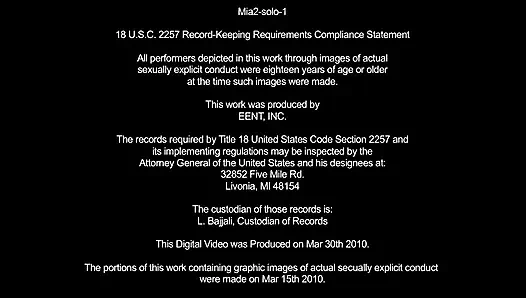 Mia'nın harika göğüsleri var