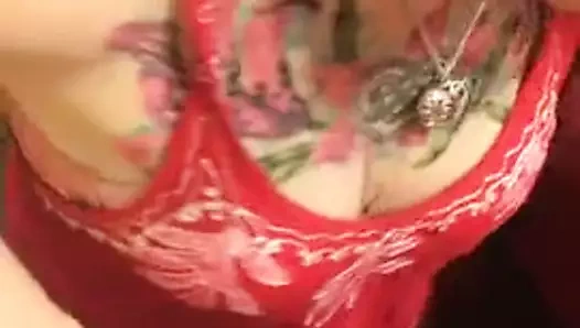 Sevimli tatted gf seviyor emme horoz ve yeme boşalmak