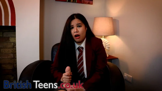 Kız öğrenci sana onun için mastürbasyon yapıyor