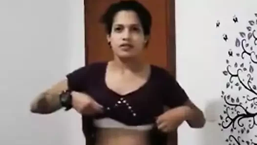 Kolombiyalı kız internette tanıştı