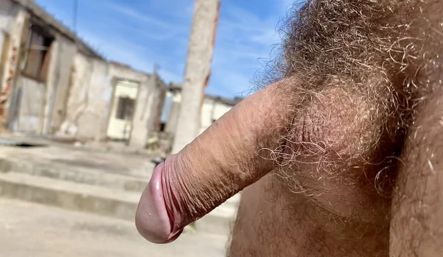 Осмотр террасы, пока они работают...