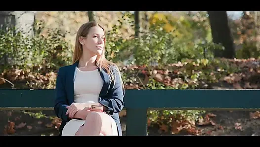 Yaşlı ve genç çift derin anal seks yapıyor