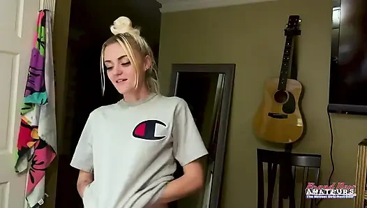 Şımarık vücut ovma kızımı vücudunu göstermesi için yönlendiriyorum