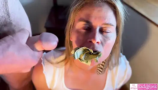 Jade Kink'in ıslak amına dolar doldurma ve yüze boşalma
