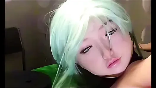 En eğlenceli seks bebeğiyle üç dersli yemek veya seks