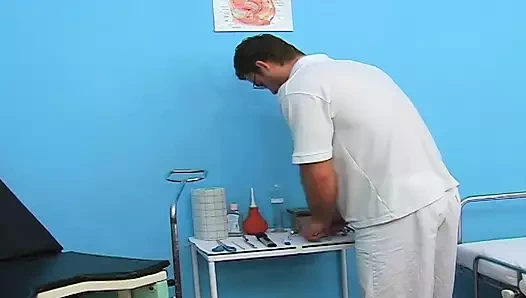 Alman bir gençle biraz eğlenmeye hazır mısın?