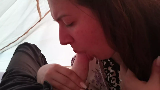 İngiliz eş itibaren kent veren bir oral seks