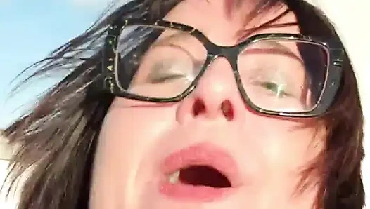 Terasta çoraplı Julie