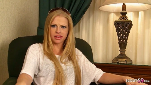 Anorexic küçük memeler genç becerdin tarafından büyük çük komşu