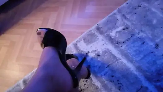 Naylon çoraplı topuklu ayakkabılar