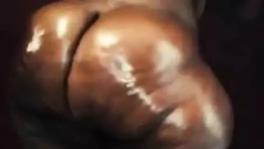 Büyük götlü dünya tanrıçası göt alkışları