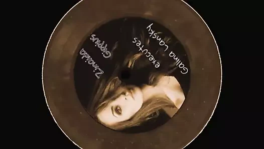 Kör gökler bir mezar taşı gibi ezer beni