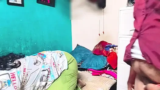 Hintli evli çift sikişiyor