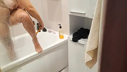 Genç üvey kız kardeşimi arıyorum ve mastürbasyon