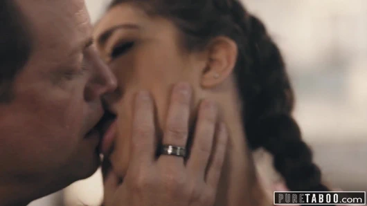 Saf Tabu - Sapık Ebeveynler, Gencin Değiştirildiğini Ortaya Koyuyor