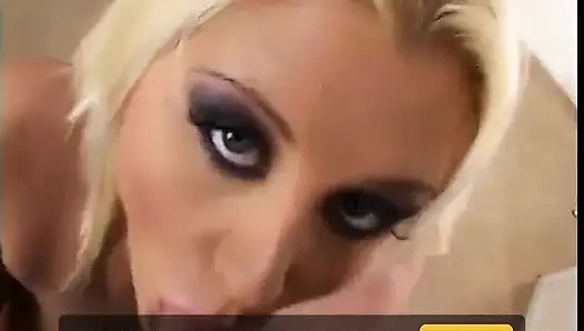 Yaramaz sarışın bebek sert oral seksten sonra götünü dölliyor