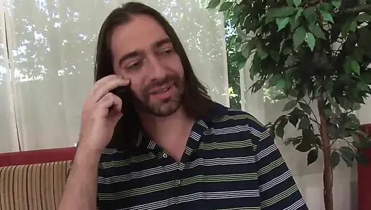 Kirli beyaz sürtük iki zenci adam tarafından sikiliyor