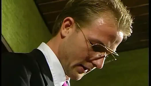 Er denkt er ist im Himmel